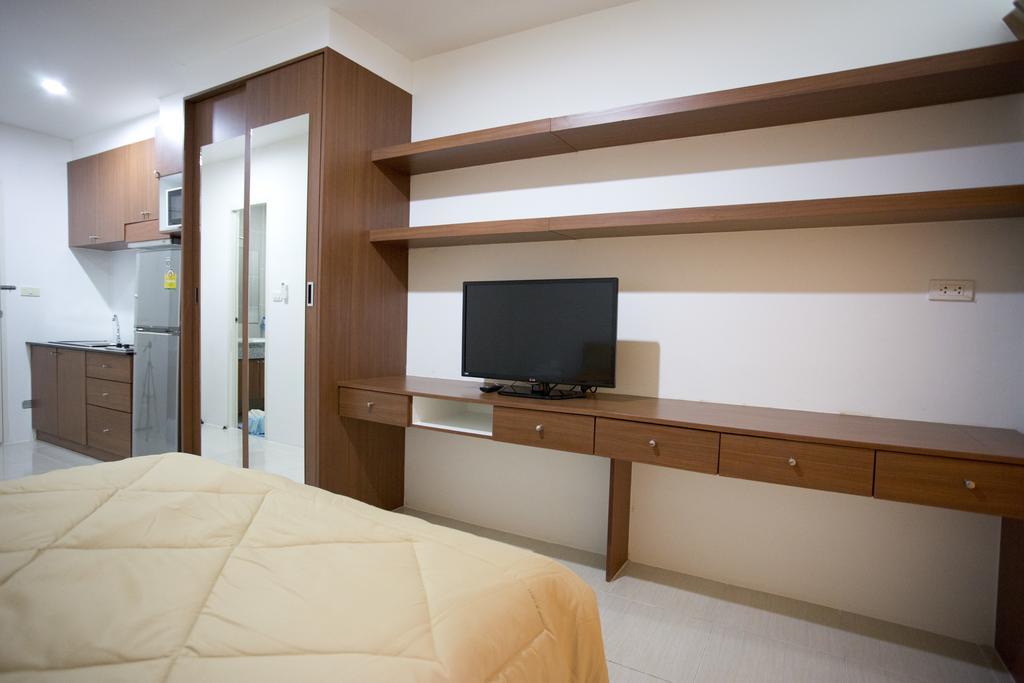 Ratchy Condo Банг-Саре Екстер'єр фото
