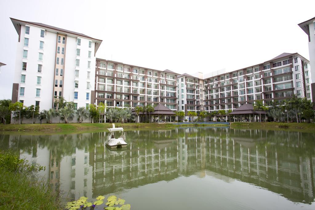 Ratchy Condo Банг-Саре Номер фото